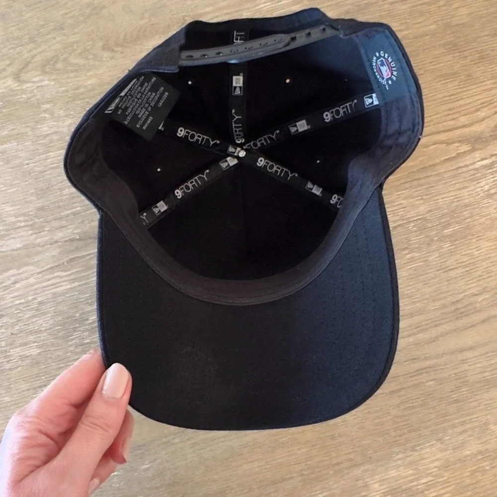 New Era Chicago White Sox 9FORTY A-Frame Snapback Clubhouse Cap-SILICONE LOGO